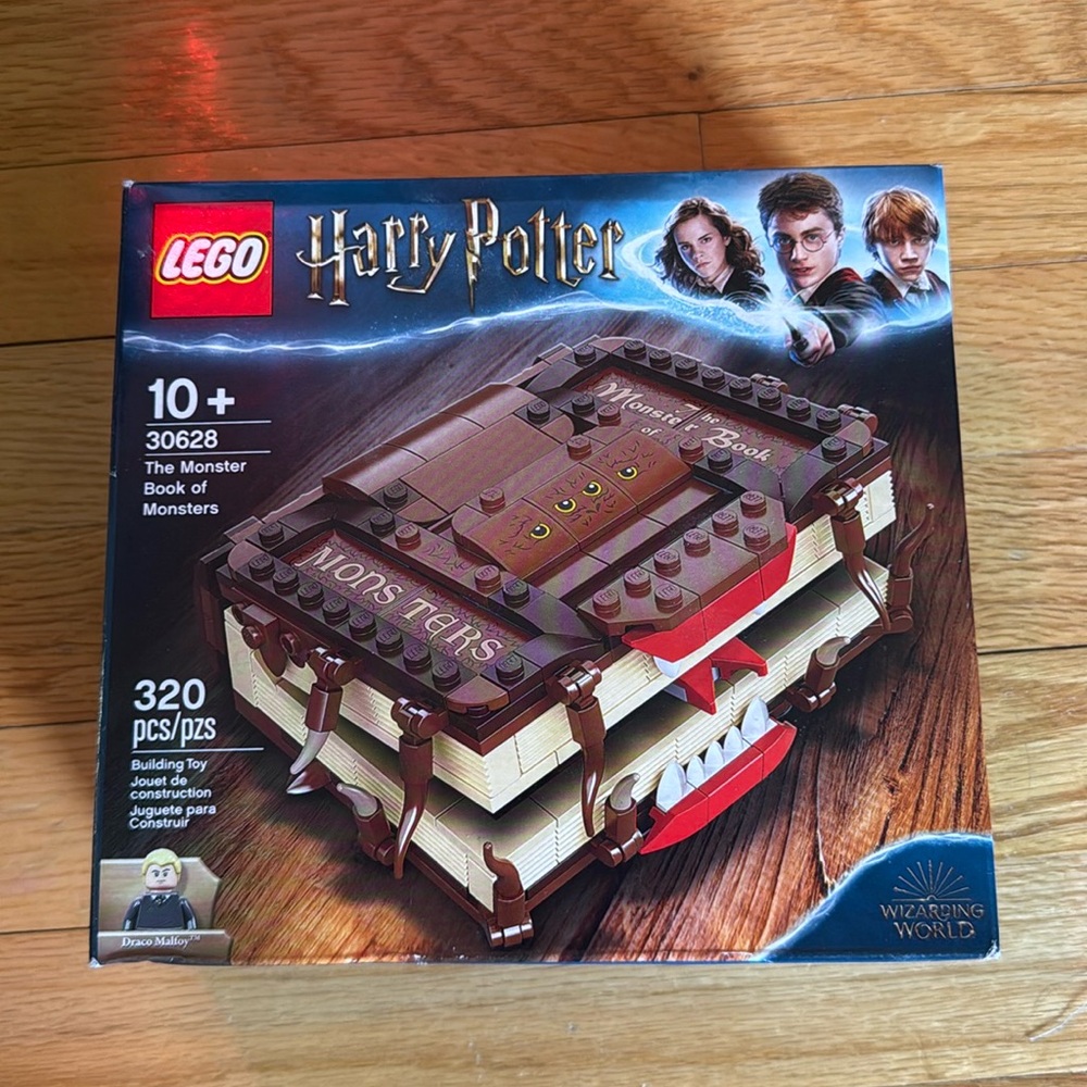 Harry potter monster book Lego set, sealed unopened